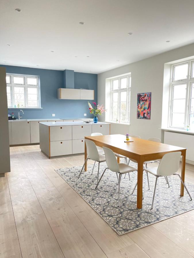 Aday - 4 Bedroom - Modern Living -