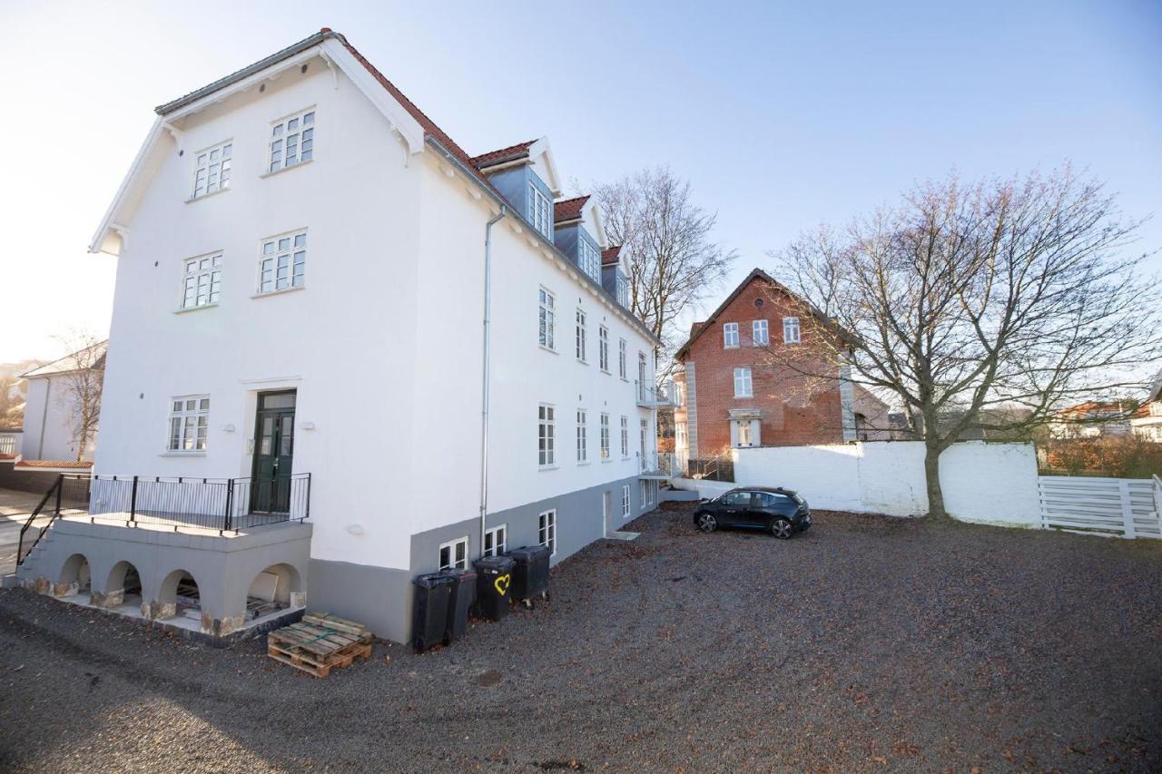 Feriehus Aday - 4 Bedroom - Modern Living -